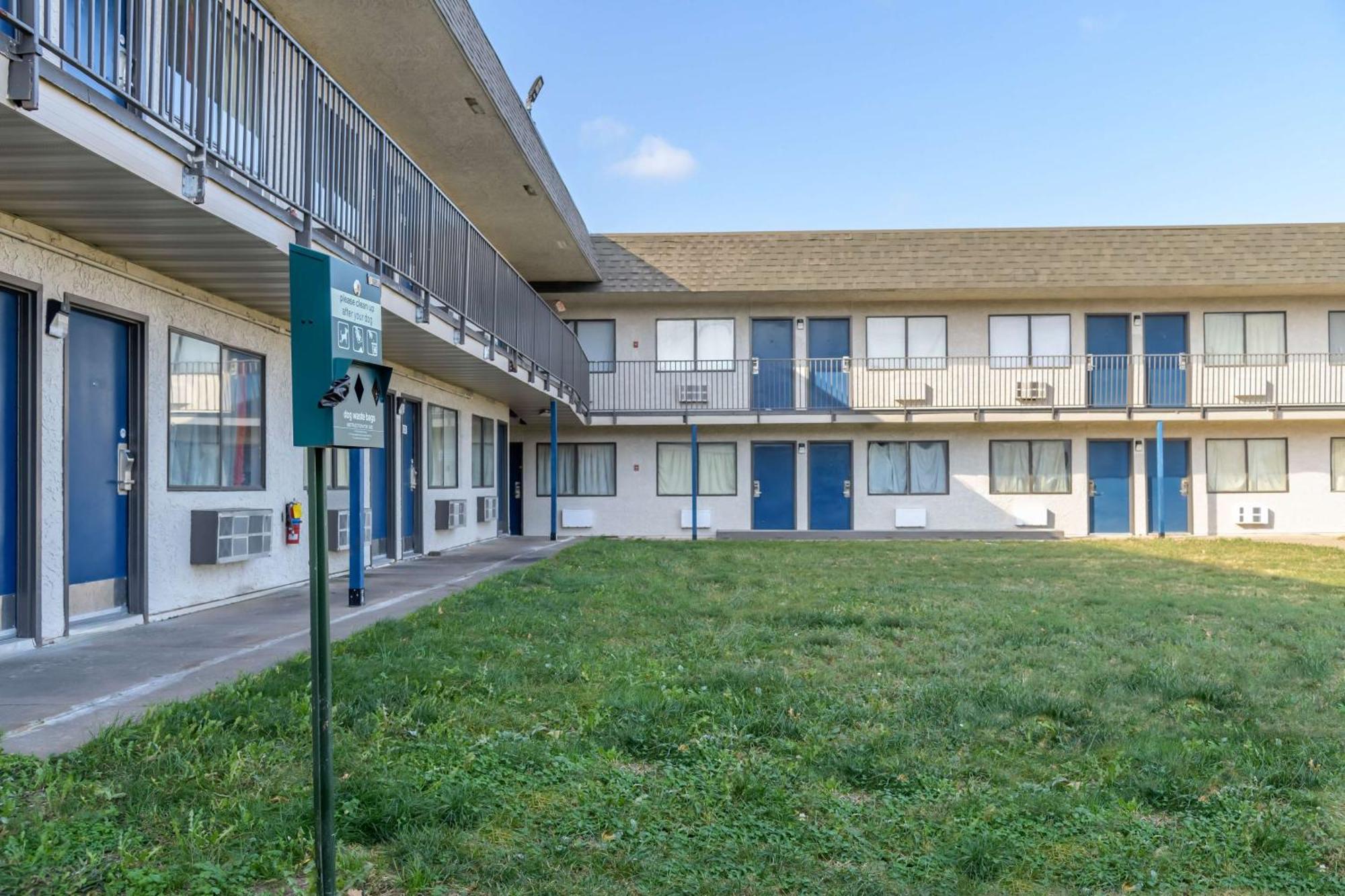 Home 6 Motel Топіка Екстер'єр фото